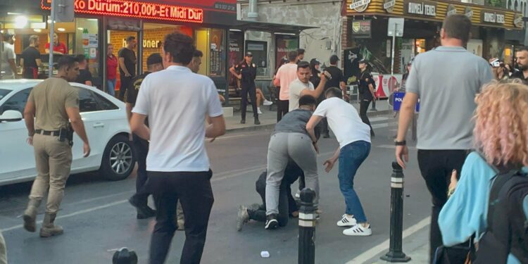 Boğaziçi’nde Kadın Cinayeti Protestosuna Polis Müdahalesi