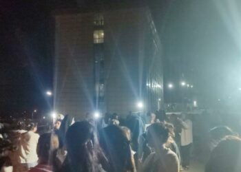 KYK Yurdunda Öğrenciler Su Kesintisini Protesto Etti