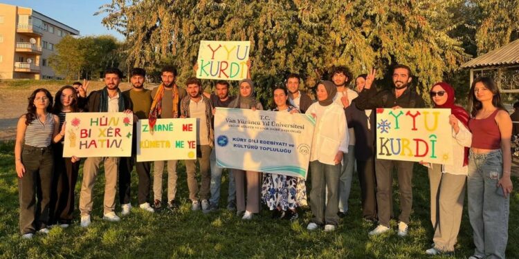 Wan’da Öğrenciler Tanışma Etkinliğinde Buluştu