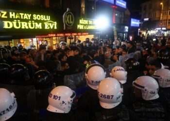 Polis Ablukasını Aşan Gençler, Amed’e Doğru Yola Çıktı