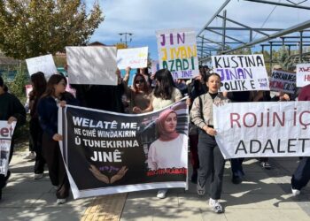 YYÜ Öğrencilerinden Rojin Kabaiş İçin Yürüyüş