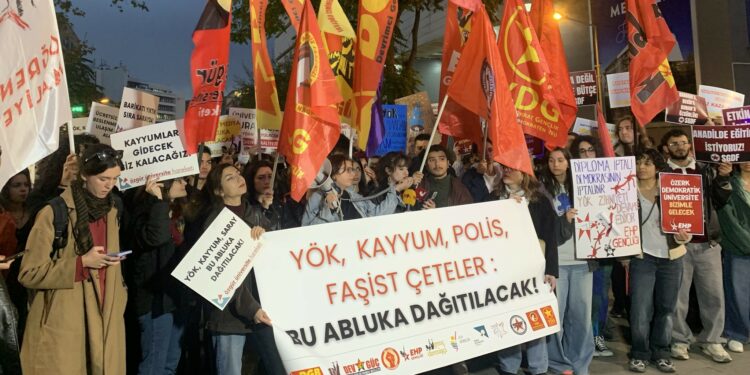 Ankara’da Gençlik Örgütlerinden YÖK Protestosu