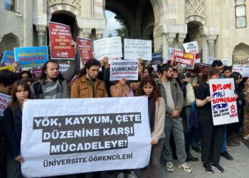 Üniversite Öğrencilerinden YÖK ve Kayyum Düzenine Tepki
