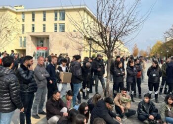 Öğrenciler Kampüsün Kamu Kurumlarına Açılmasını Protesto Etti