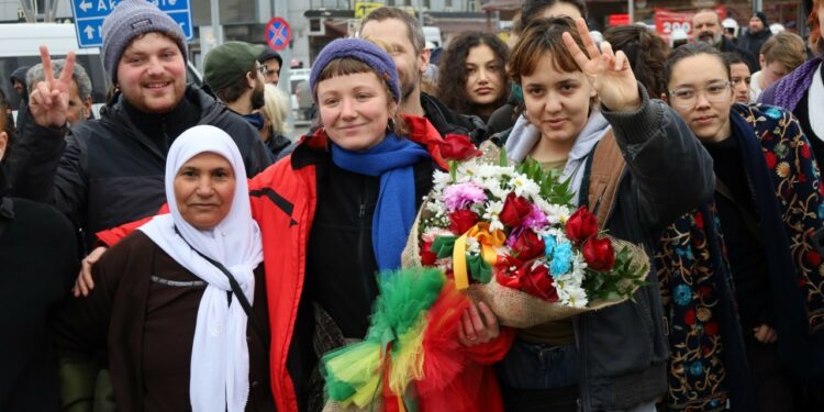 Rojava’ya Destek Olmaya Gelen Avrupalı Gençlere Gözaltı