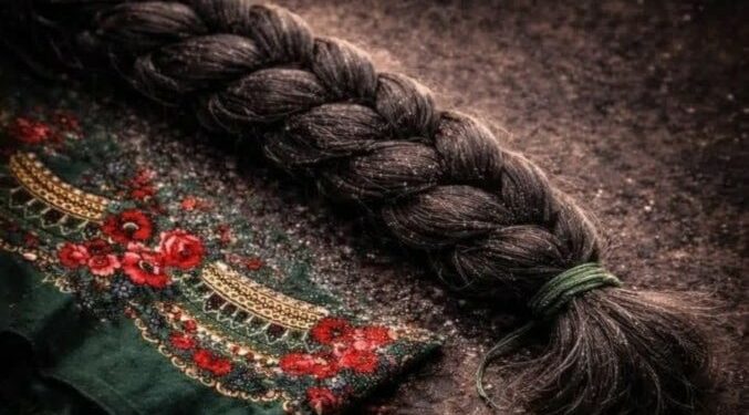 Direnişin Sembolüdür Saç Örgülerimiz