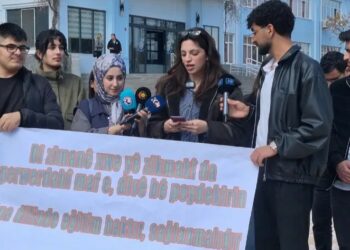 Dicle Üniversitesi Öğrencileri: Kürtçe Resmi Statü Kazanmalı