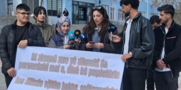 Dicle Üniversitesi Öğrencileri: Kürtçe Resmi Statü Kazanmalı