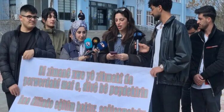 Dicle Üniversitesi Öğrencileri: Kürtçe Resmi Statü Kazanmalı