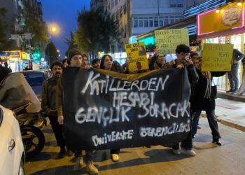 İzmir’de Zeren Ertaş İçin Yürüyüş