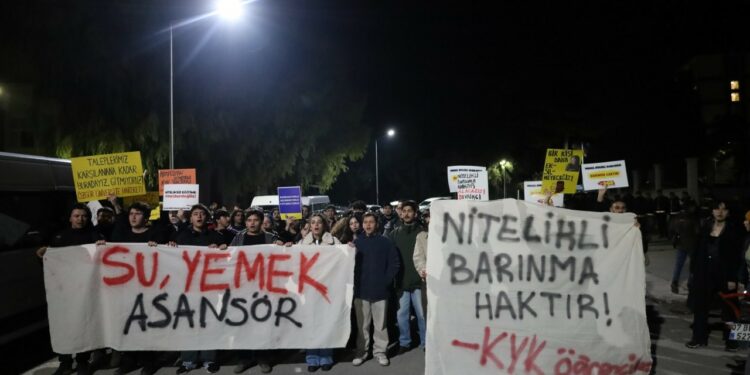 Ege Üniversitesi’nde KYK Protestosu İkinci Gününde