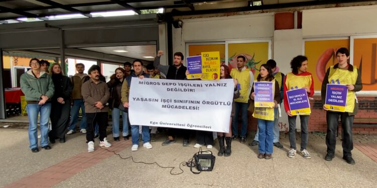 Öğrencilerden Migros Depo İşçilerine Destek