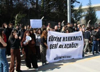 Hacettepe Üniversitesi Öğrencilerinden Uzaklaştırma Cezalarına Karşı Nöbet Eylemi