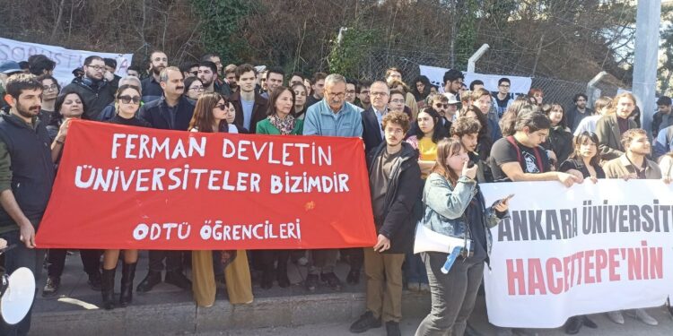 Hacettepe Üniversitesi Öğrencilerinin Nöbet Eylemi Sürüyor