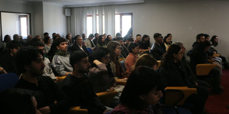 Ankara’da Gençlik Buluşması: Onurlu Barışın İnşasında Rol Alacağız