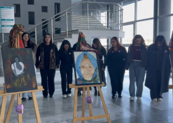 Wan’da Genç Kadınlardan Resim Sergisi