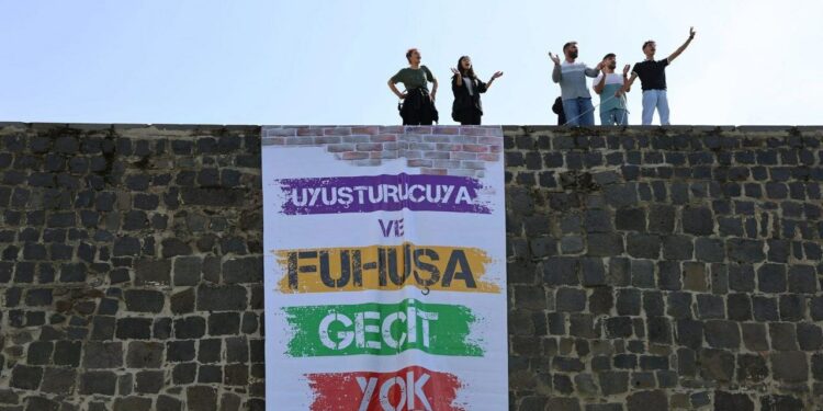 Amed’de Gençler Arasında Madde Kullanımı Alarm Veriyor