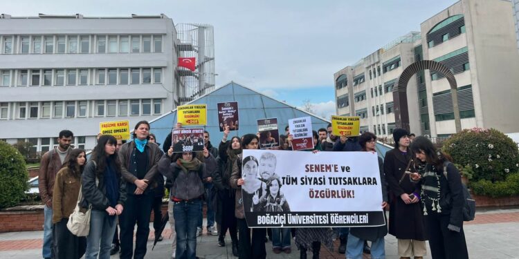 Öğrencilerden Cezaevlerindeki Baskılara Tepki