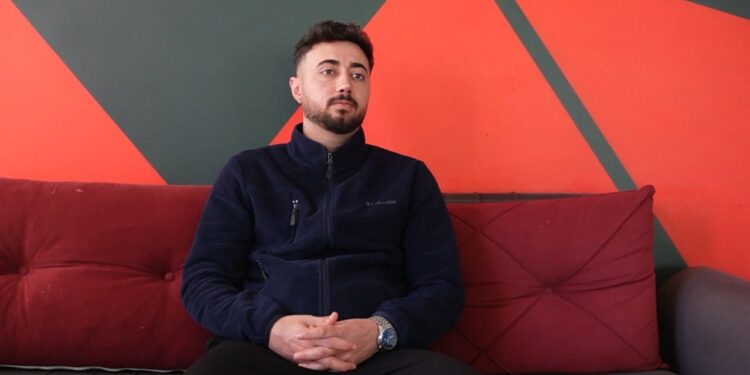 Üniversite Mezunları İşsiz: Emeklerinin Karşılığını Alamıyor