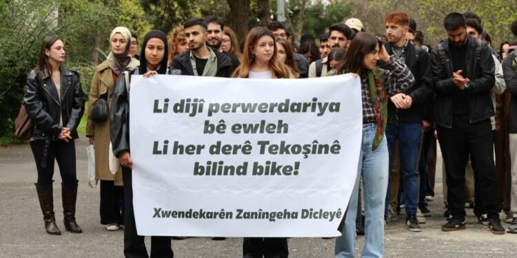 Dicle Üniversitesi Öğrencileri Saldırılara Karşı Yürüdü