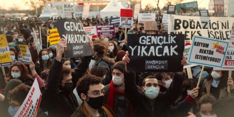 Dijital Çağda Mücadele ve Gençlik