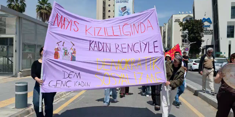 Mersin’de Gençlerden 1 Mayıs Yürüyüşü