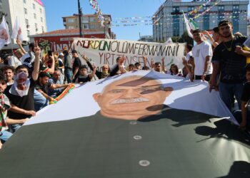 Binler Bağcılar’a ‘Özgürlük Mitingine’ aktı