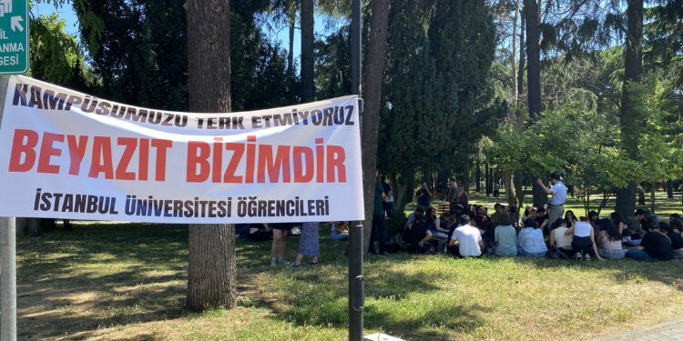 Fakültelerinin Taşınmasına Karşı Öğrencilerden Eylem
