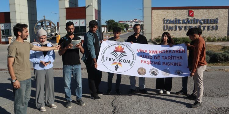 İzmir’de Öğrencilerden Irkçı Saldırılara Tepki