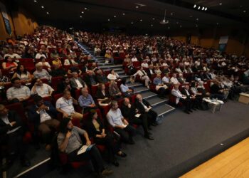Konferansa Katılan Gençler: Gençliğin Bayrağı Devralması Gerekiyor