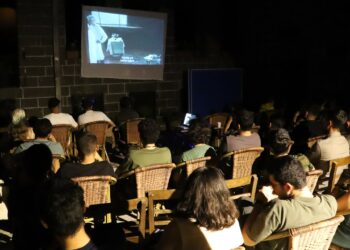 Sûr’da Öğrenciler Film Gösteriminde Buluştu