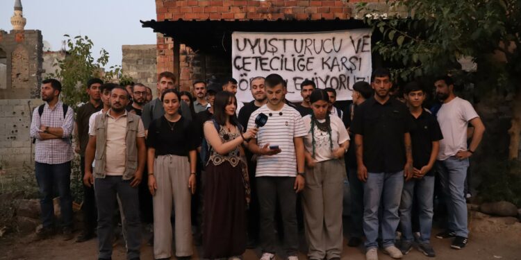 Amedli Gençler: Uyuşturucuya Karşı Mücadelemizi Büyüterek Sürdüreceğiz