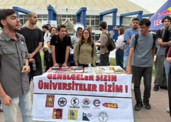Ege Üniversitesi’nde Stant Açan Öğrenciler Gözaltına Alındı