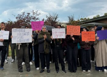 YYÜ Öğrencilerinden Rojin Kabaiş İçin Yürüyüş