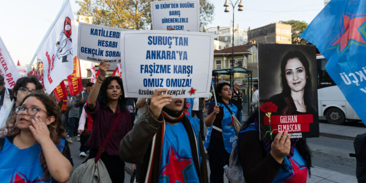 Ankara Gar Katliamı’nın Yıldönümünde Kadıköy’de Yürüyüş