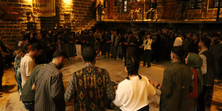 Amed’de Gençler Müzik Gecesinde Buluştu